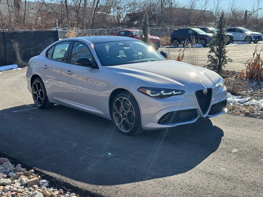 New 2025 Alfa Romeo Giulia AWD w/ Veloce Package AWD image 7