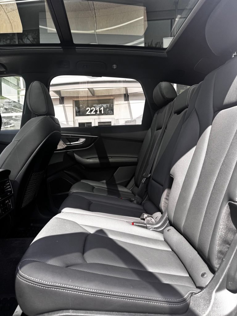 Used 2025 Audi Q7 3.0T Premium Plus AWD/4WD image 18