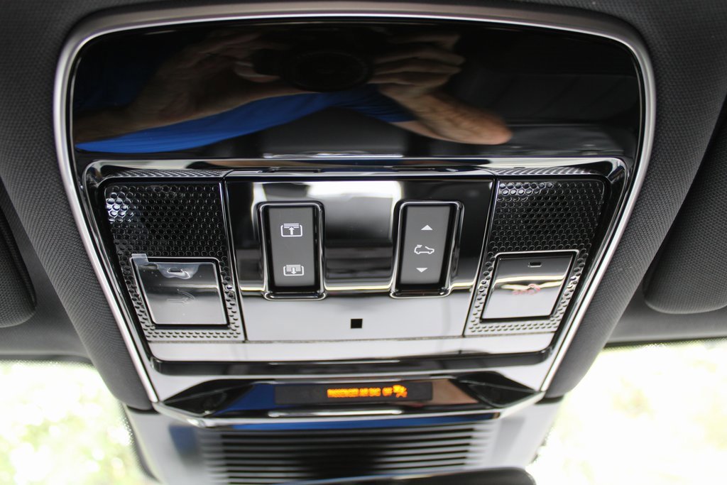 New 2025 Land Rover Range Rover Long Wheelbase SE image 52