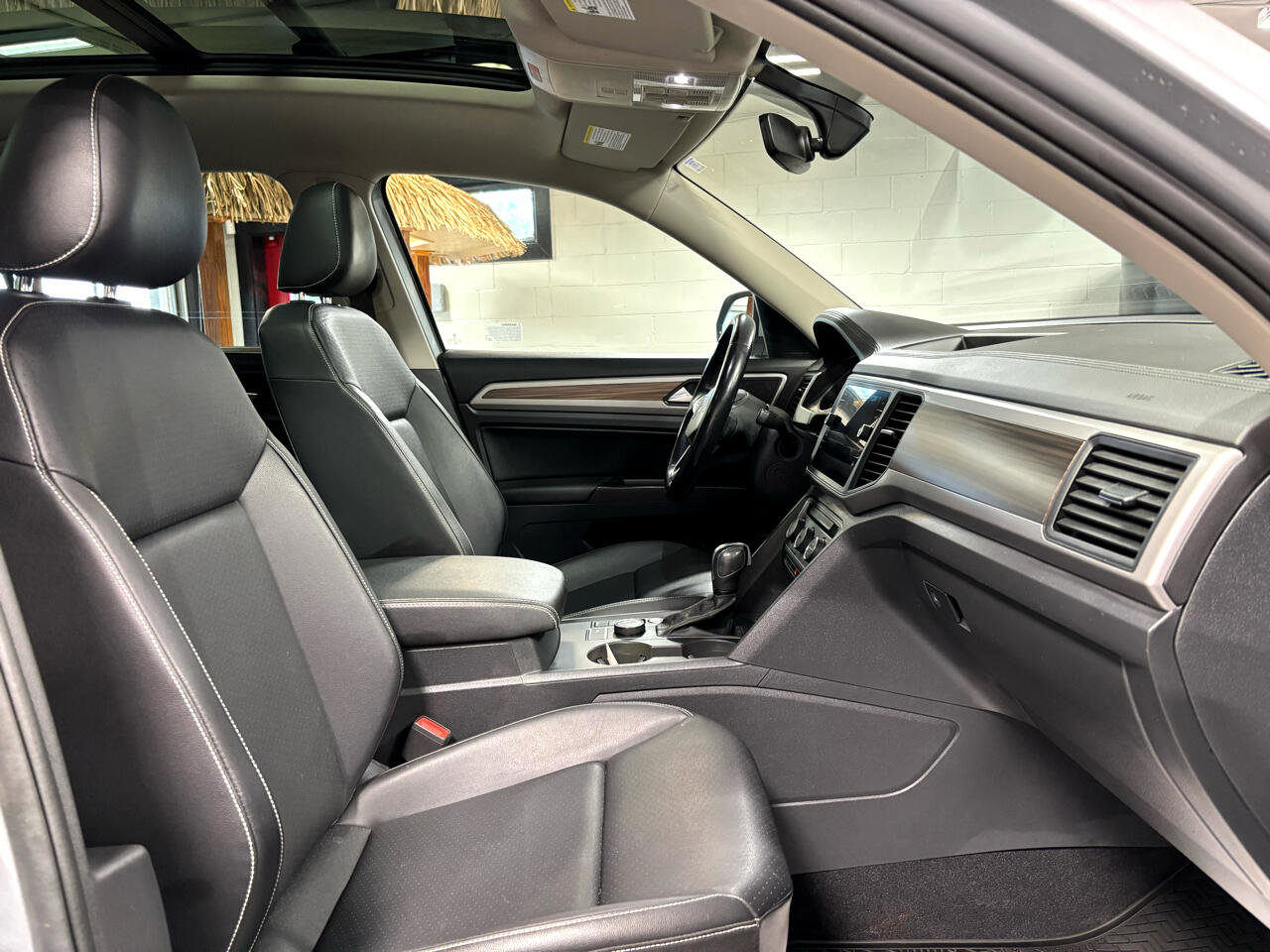 Used 2021 Volkswagen Atlas SE w/ Panoramic Sunroof Package image 13
