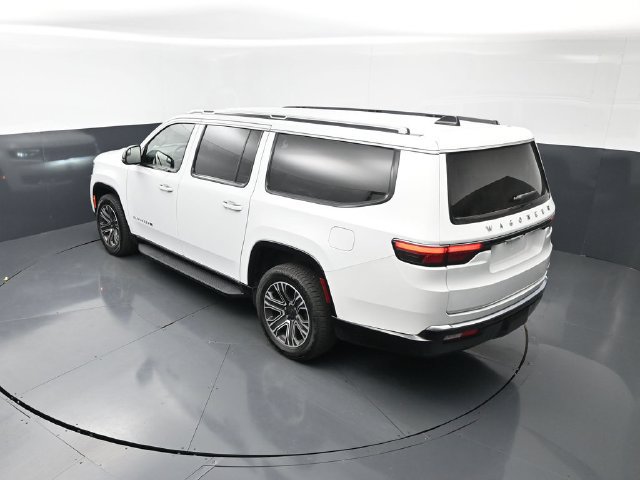 Used 2024 Jeep Wagoneer L Series II RWD image 26