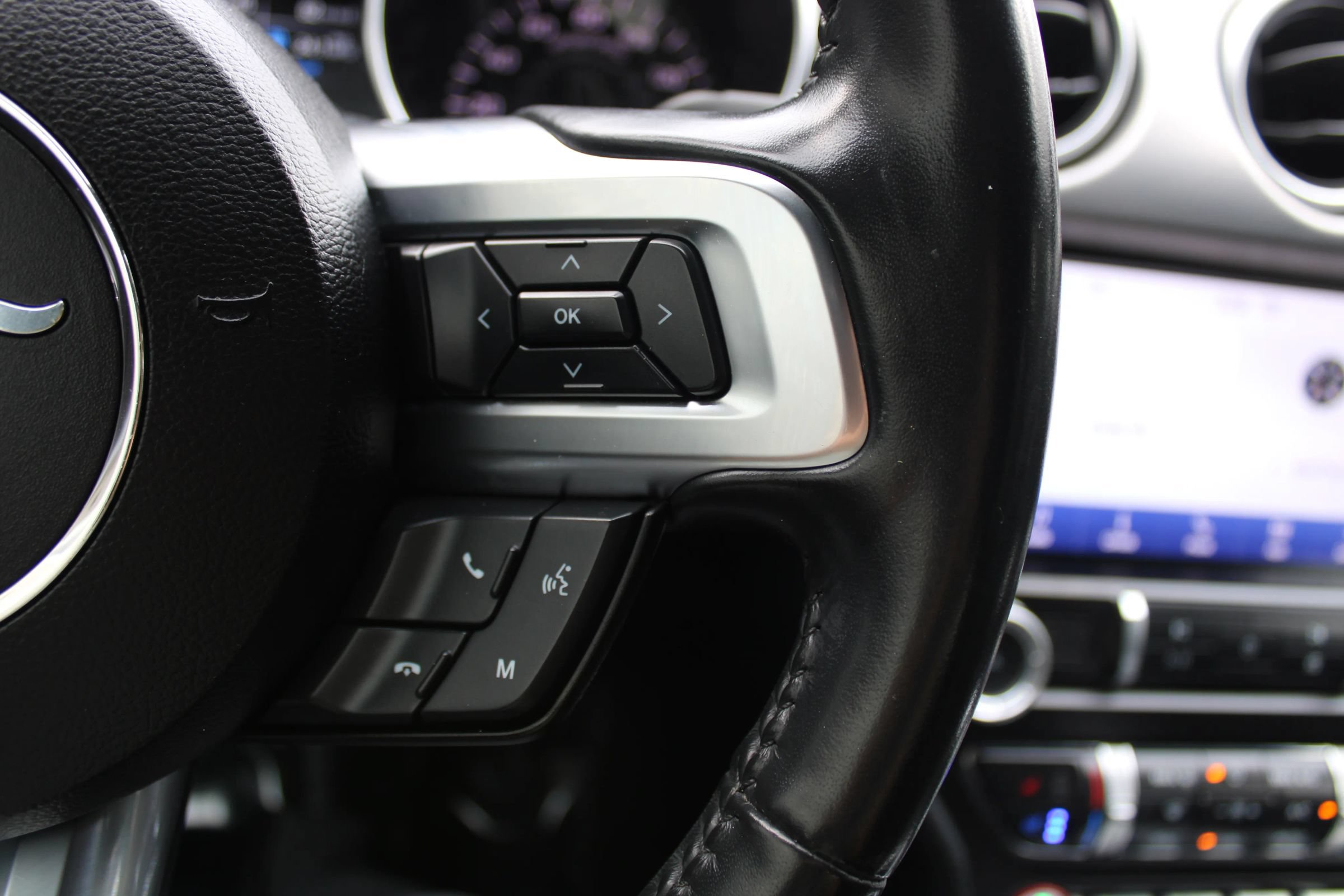 Used 2022 Ford Mustang Premium RWD image 13