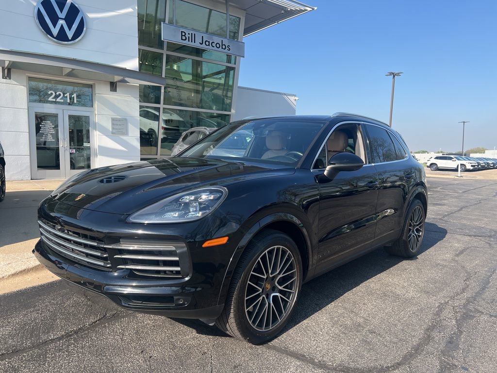 Used 2021 Porsche Cayenne AWD/4WD image 2