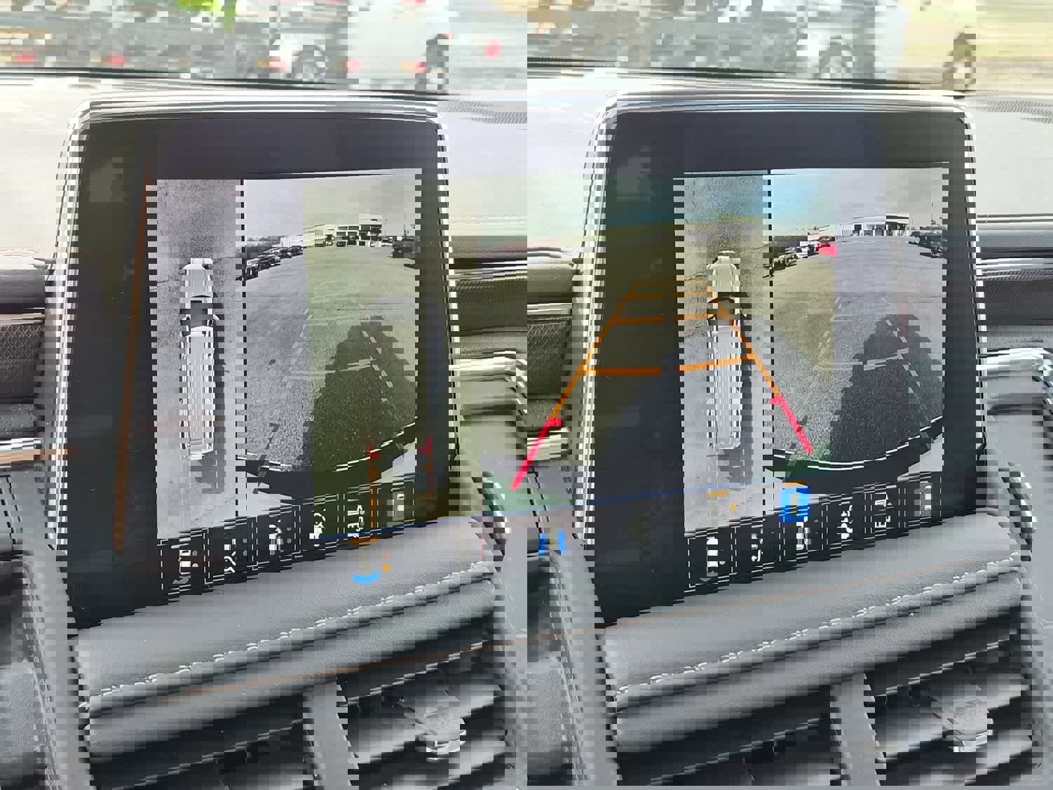 Used 2023 GMC Yukon XL AT4 w/ AT4 Premium Package image 18