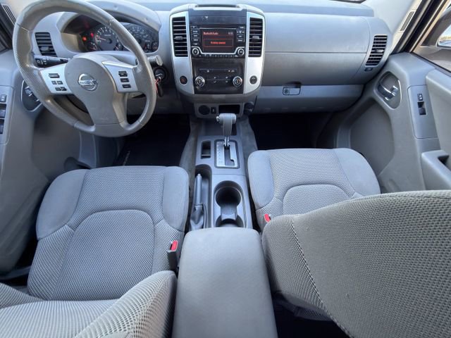 Used 2016 Nissan Frontier SV image 11