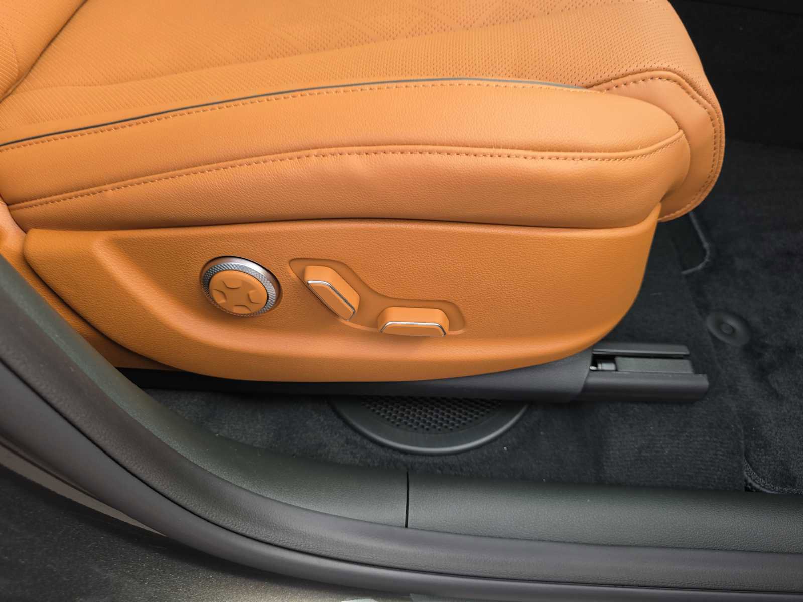 New 2026 Genesis GV80 2.5T Advanced image 30