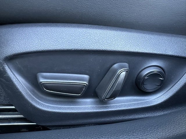 Used 2024 Toyota Prius Prime Premium image 19