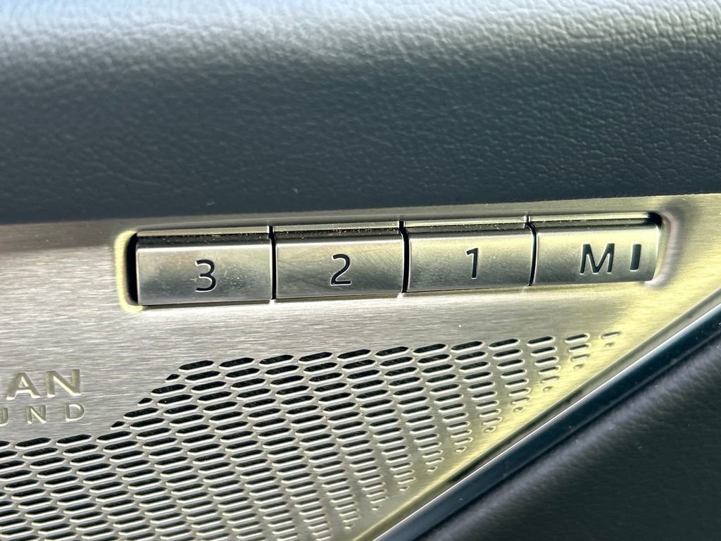 Used 2024 Jaguar F-PACE R-Dynamic S AWD/4WD image 28