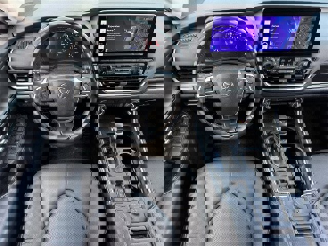 Used 2024 Toyota Grand Highlander XLE image 11