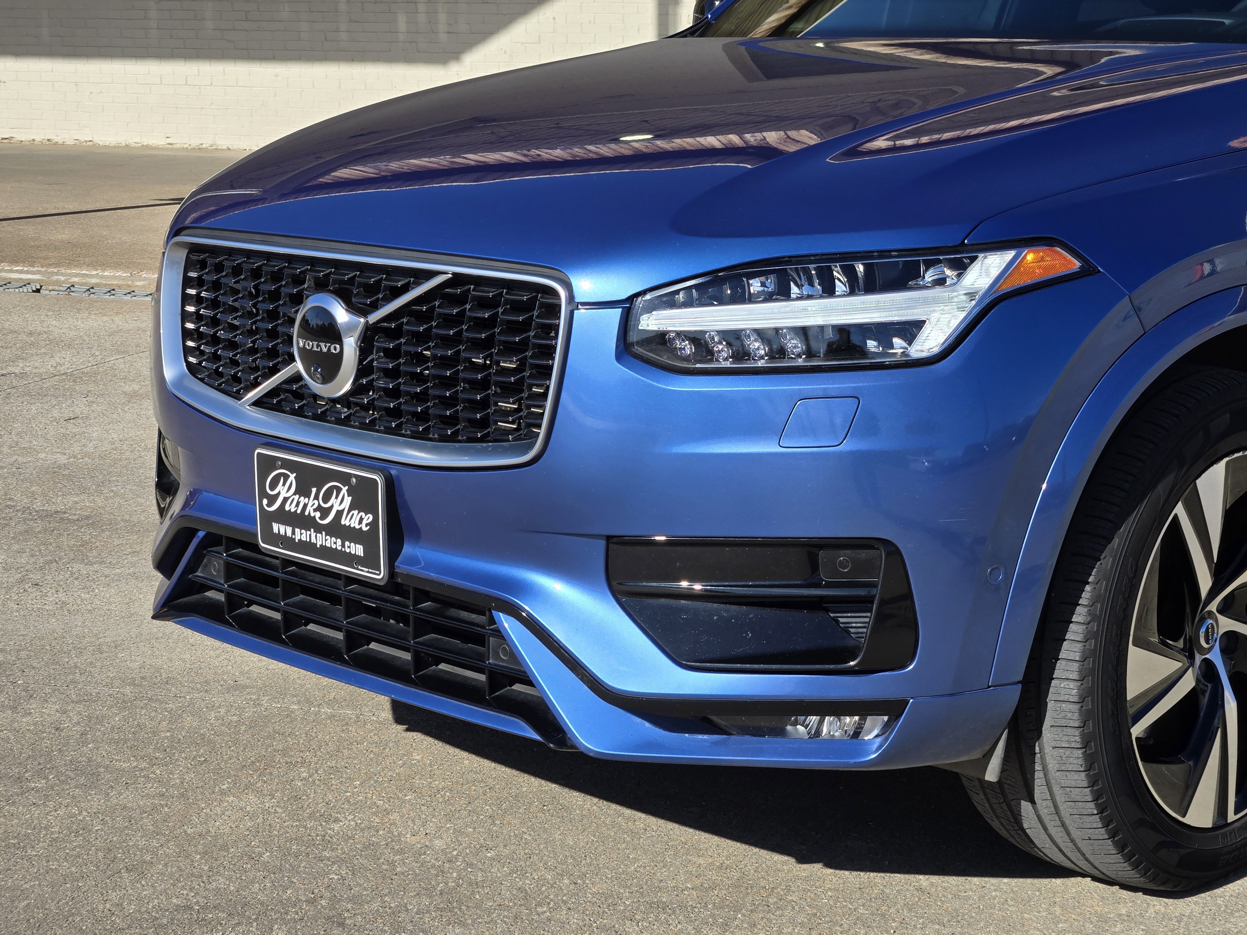 Used 2020 Volvo XC90 T6 R-Design image 12