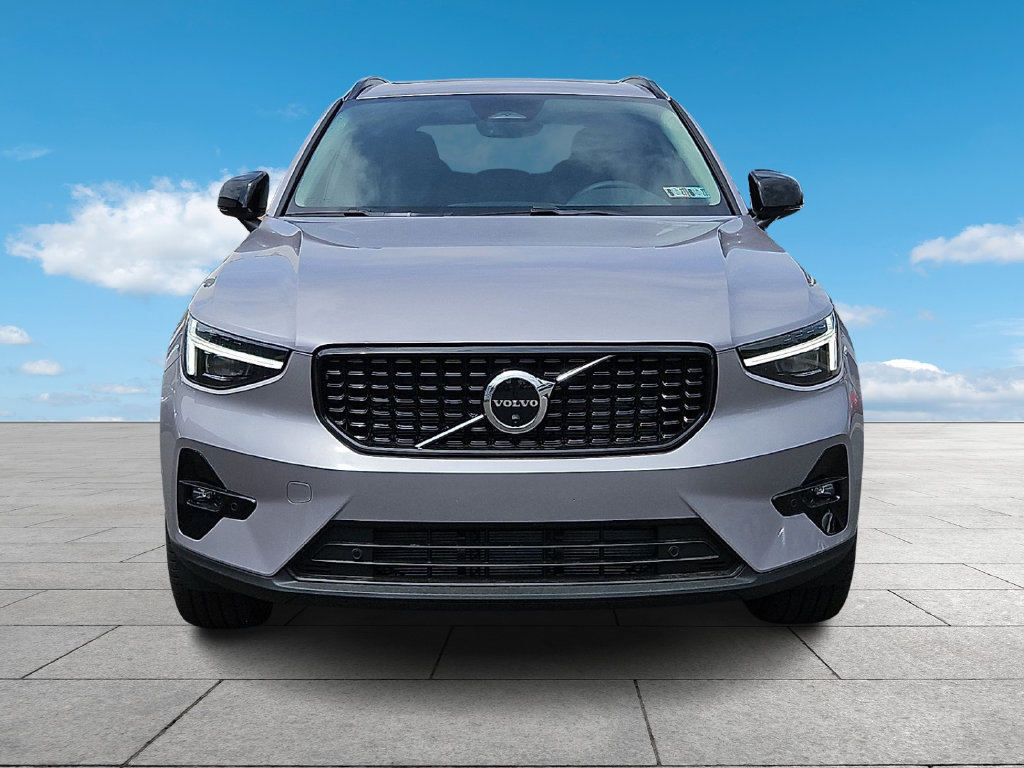 New 2026 Volvo XC40 B5 Plus w/ Climate Package AWD/4WD image 2