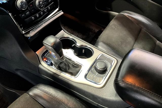 Used 2019 Jeep Grand Cherokee Altitude image 18