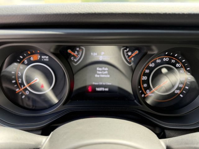 Used 2025 Jeep Wrangler Sport AWD/4WD image 15