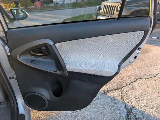 Used 2014 Toyota RAV4 EV image 22