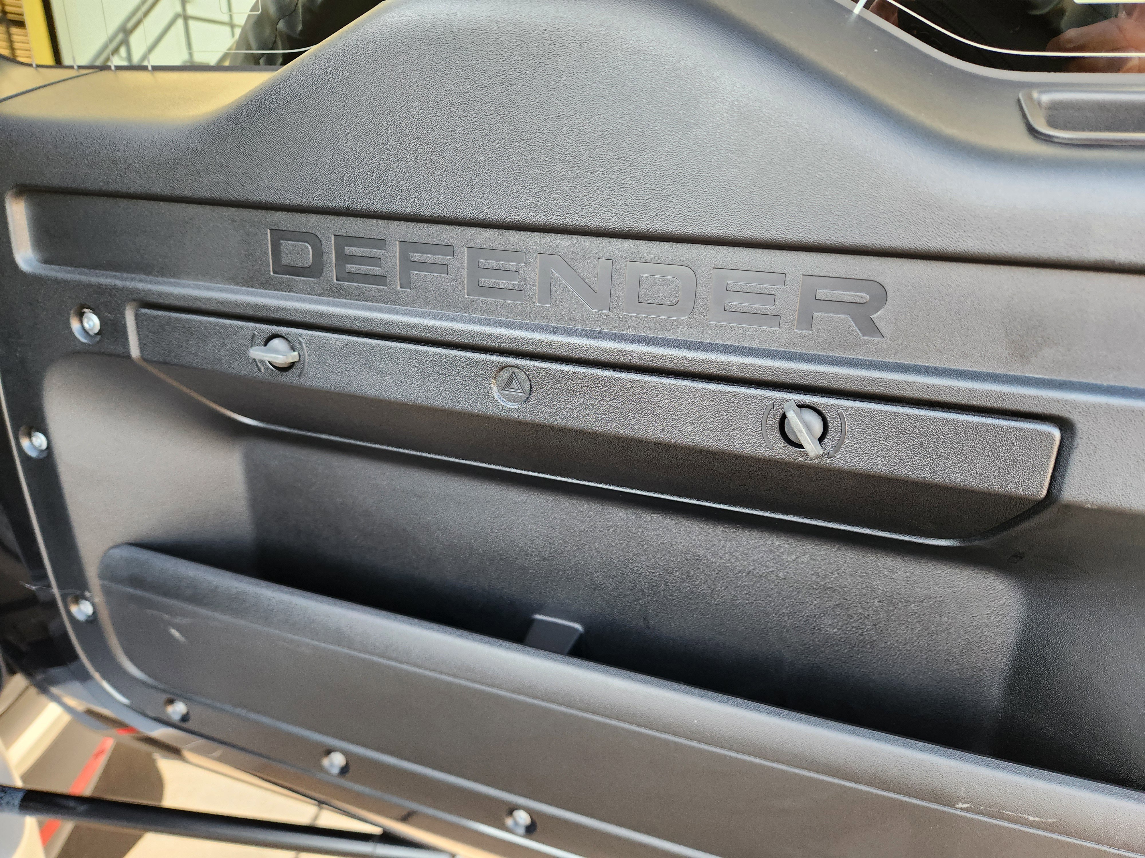 Certified 2025 Land Rover Defender 110 S AWD/4WD image 29