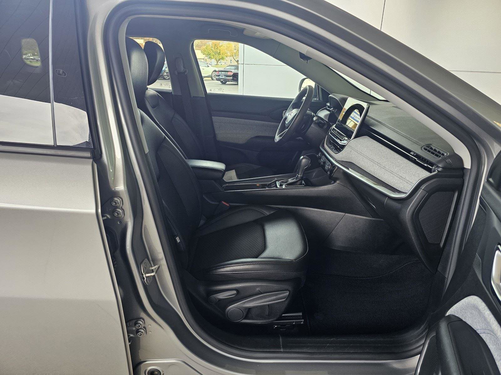 Used 2022 Jeep Compass Latitude image 12