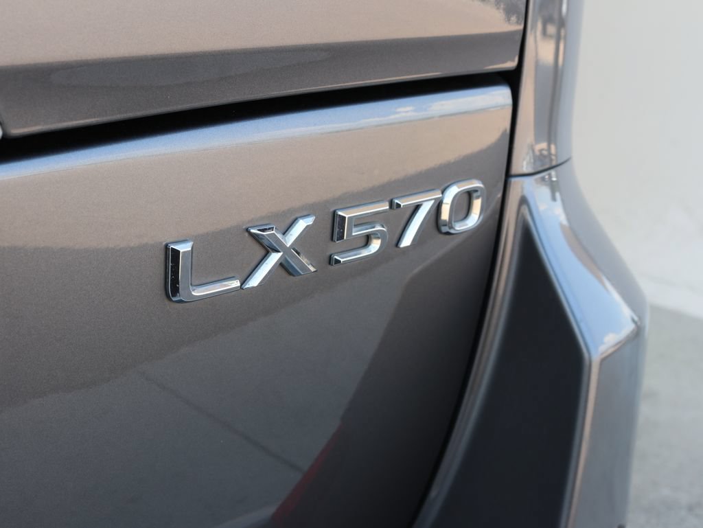 Used 2017 Lexus LX 570 4WD w/ Luxury Package image 41