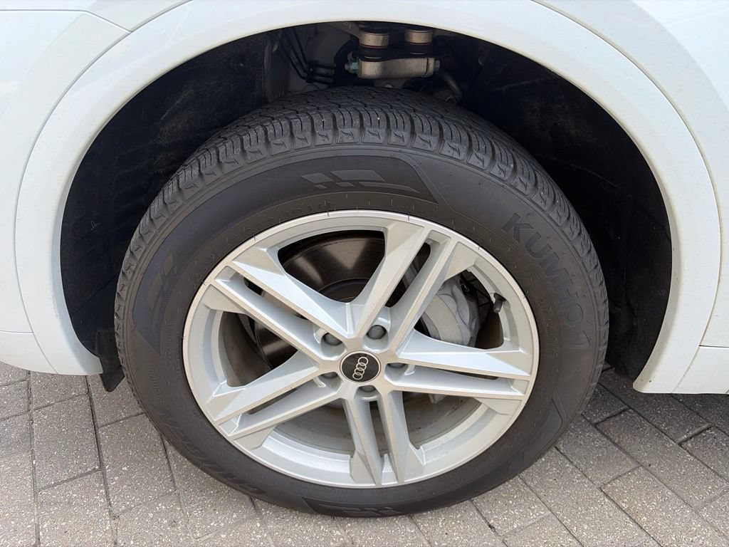 Used 2024 Audi Q5 e Premium Plus AWD/4WD image 9