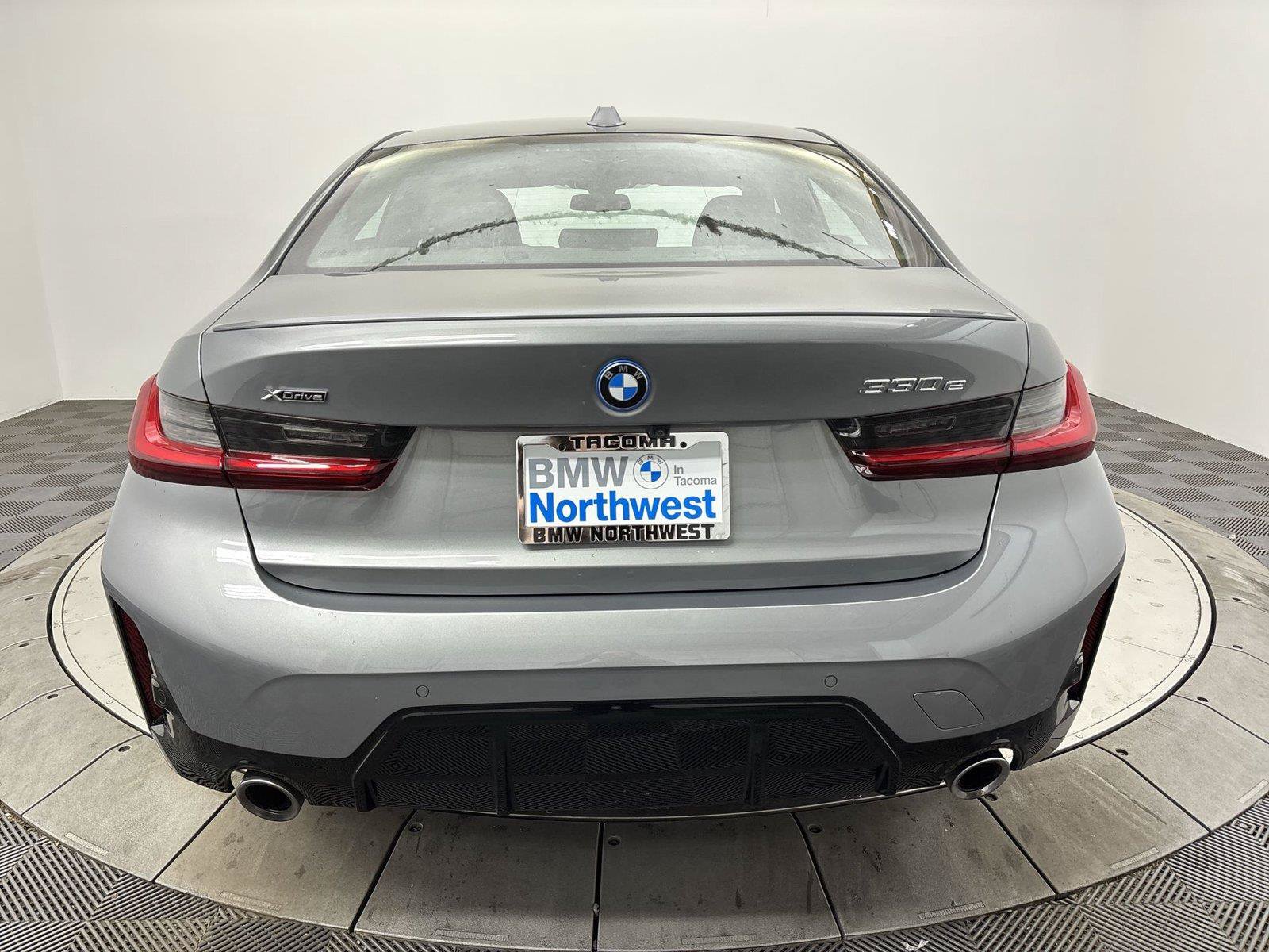 Used 2023 BMW 330e xDrive w/ M Sport Package AWD/4WD image 15