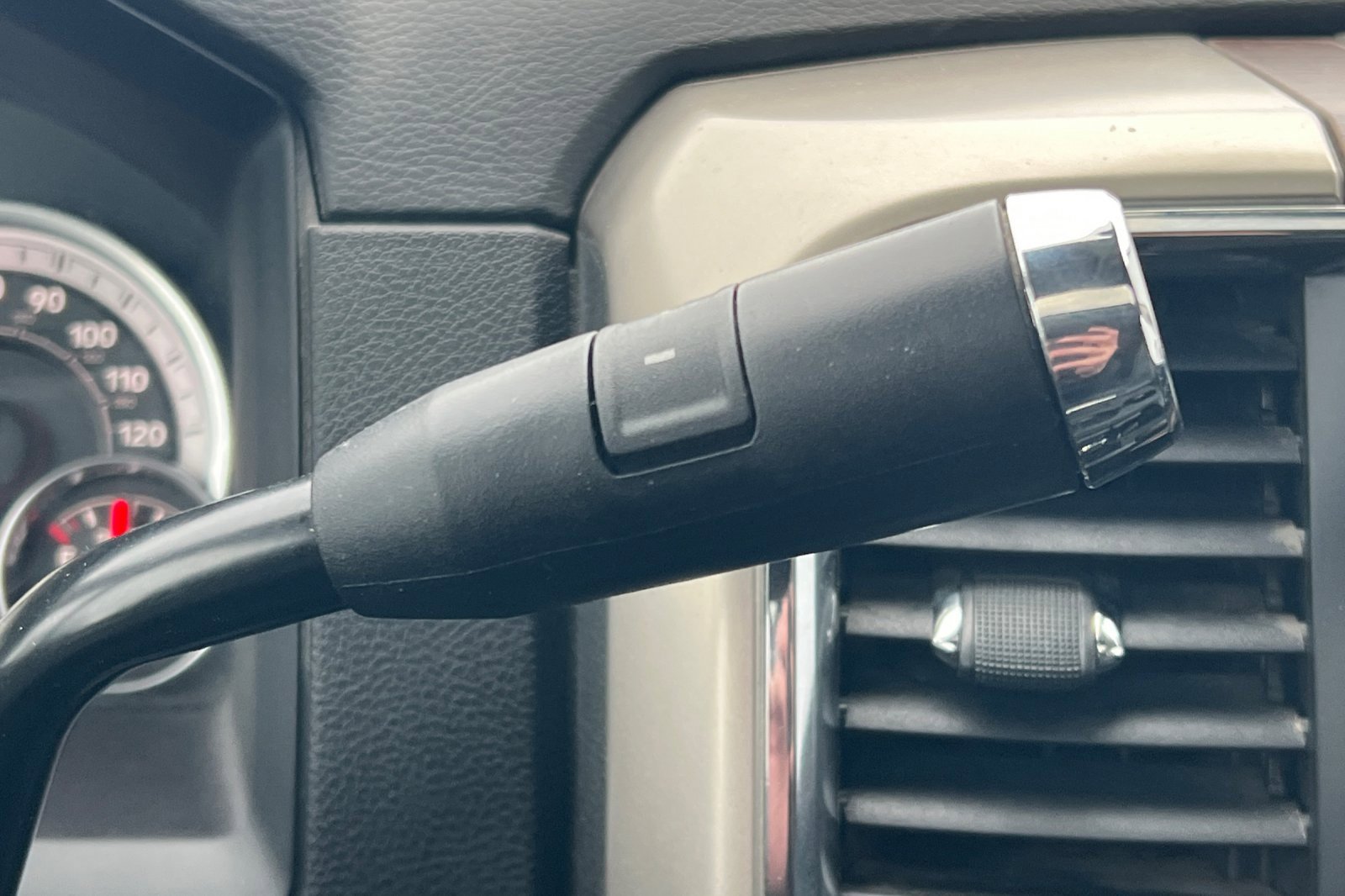 Used 2015 RAM 3500 Laramie image 22