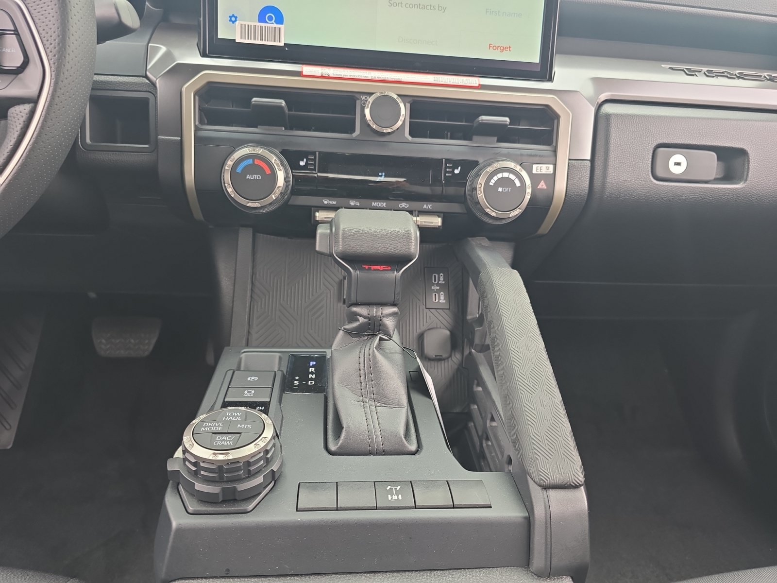 Certified 2025 Toyota Tacoma TRD Off-Road AWD/4WD image 11