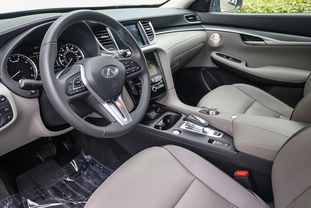 Certified 2023 INFINITI QX50 Luxe FWD image 17