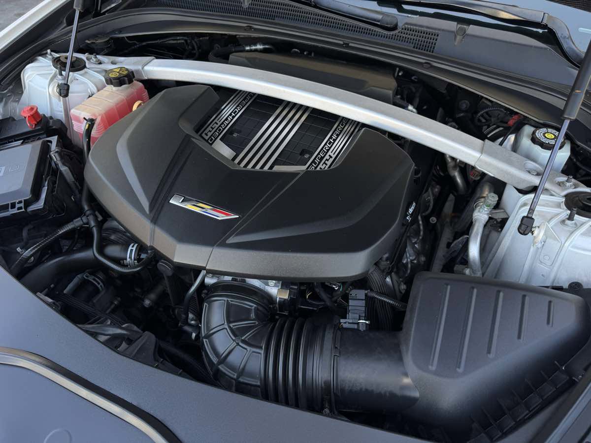 Used 2019 Cadillac CTS V w/ Luxury Package image 27