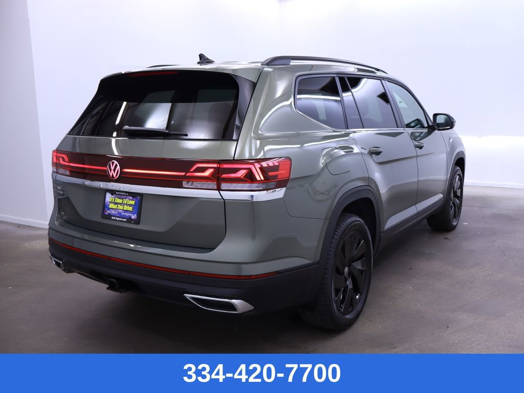 New 2025 Volkswagen Atlas SE w/ Black Wheel Package image 5