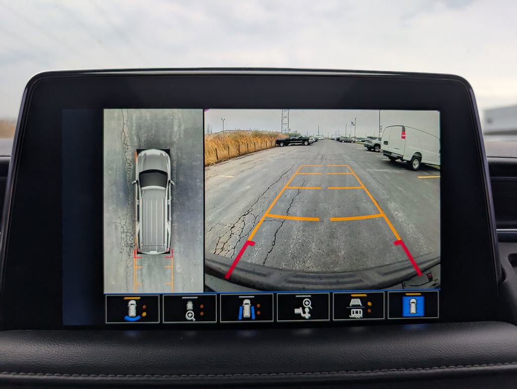 Used 2022 Chevrolet Suburban LT w/ LT Signature Package image 17