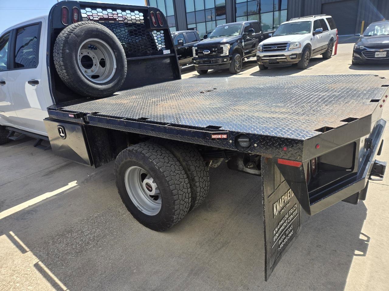 Used 2023 GMC Sierra 3500 Pro w/ Convenience Package image 4