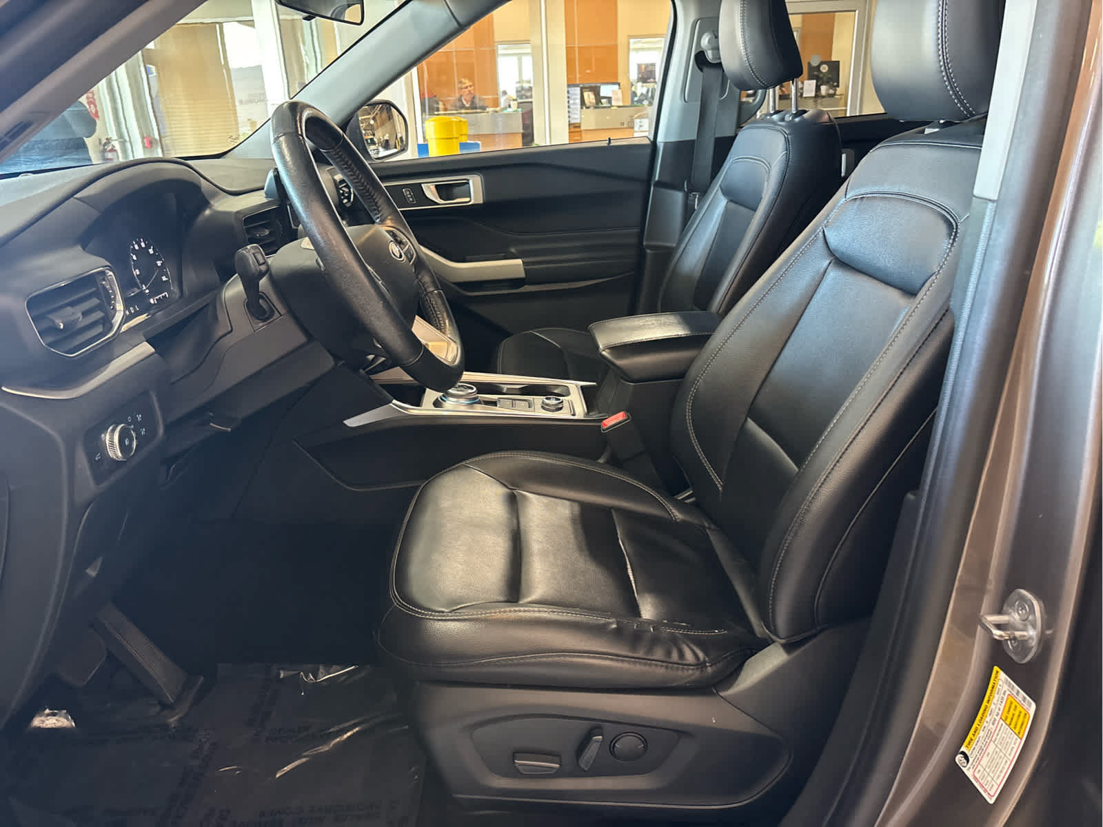 Used 2021 Ford Explorer XLT w/ Equipment Group 202A AWD/4WD image 20