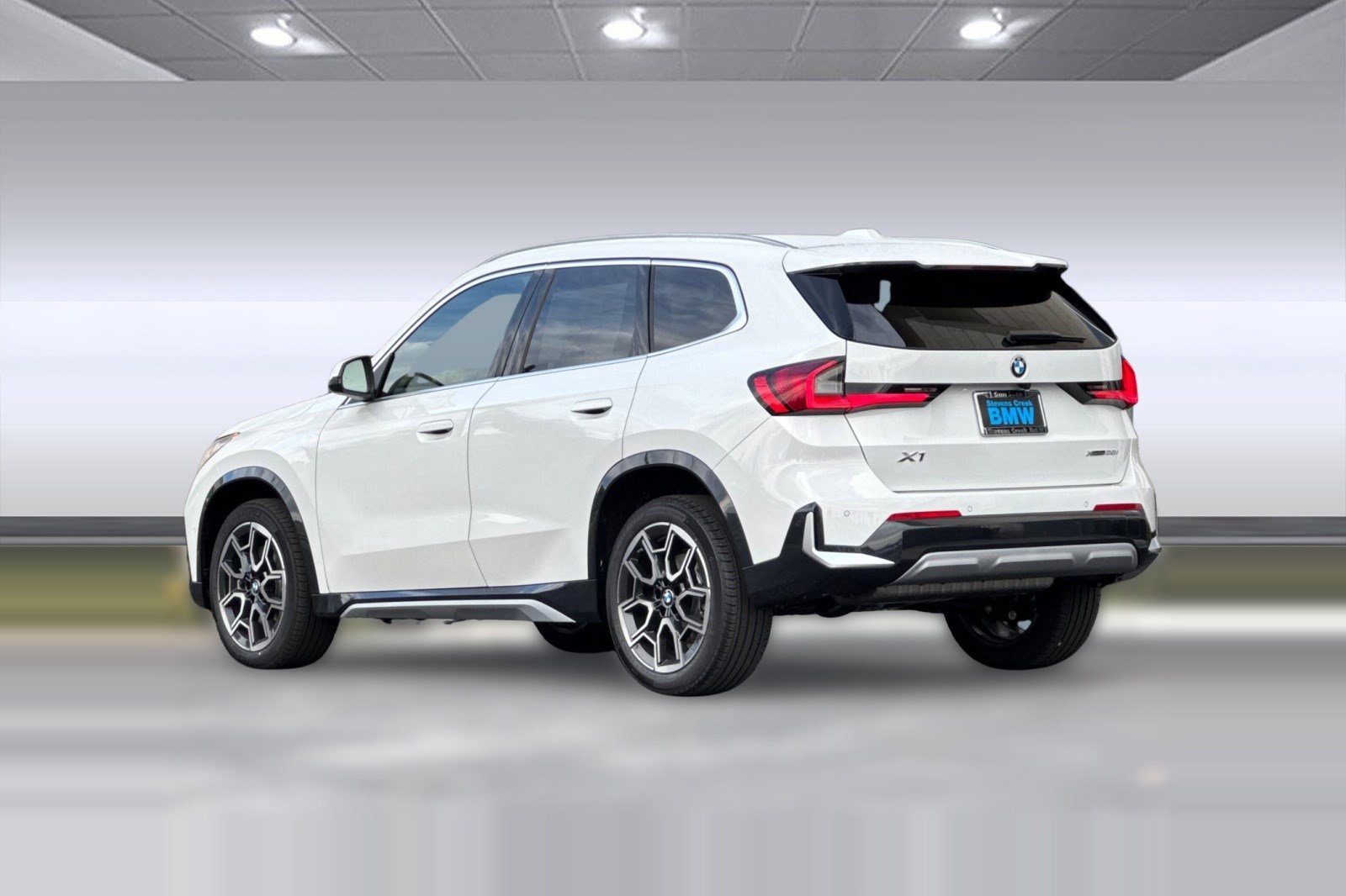 Used 2026 BMW X1 xDrive28i w/ Convenience Package AWD/4WD image 3