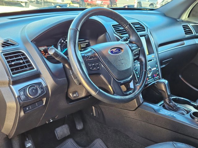 Used 2017 Ford Explorer Limited image 10