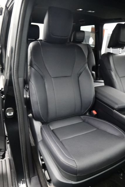 Used 2025 Lexus GX 550 w/ Accessory Package (2T) AWD/4WD image 16