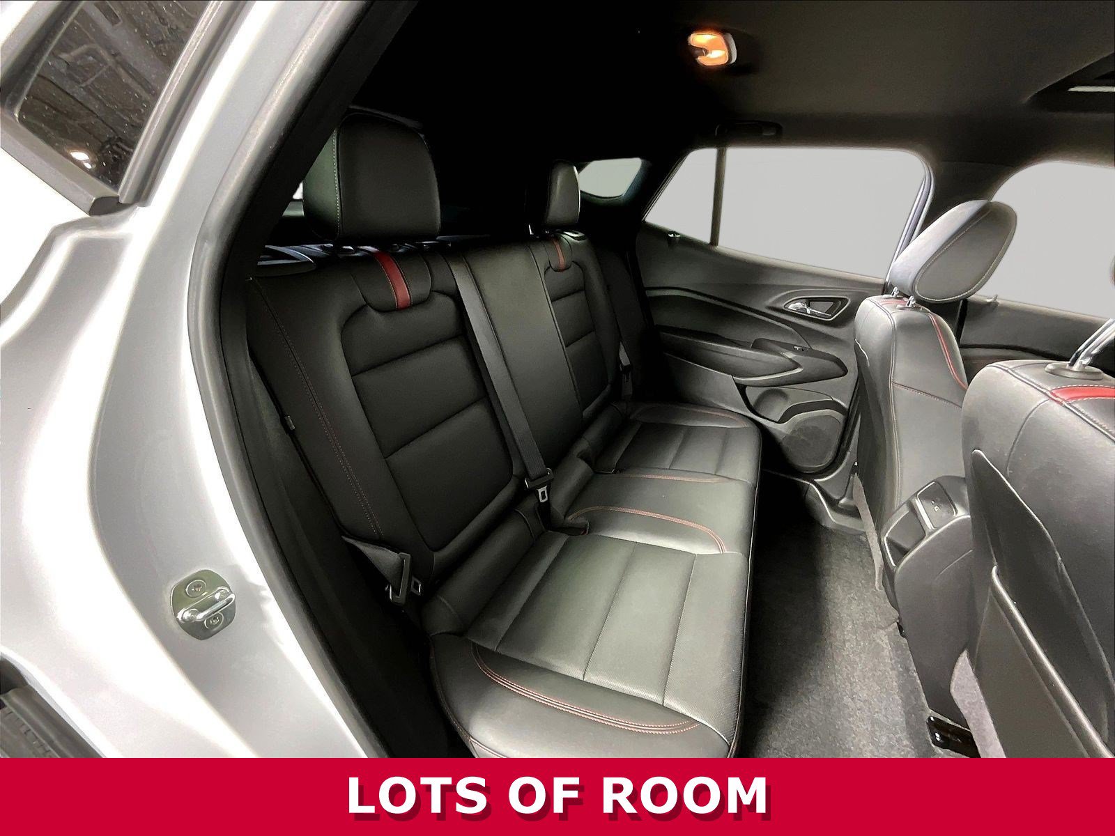 Used 2024 Chevrolet Trax RS w/ Sunroof Package FWD image 23
