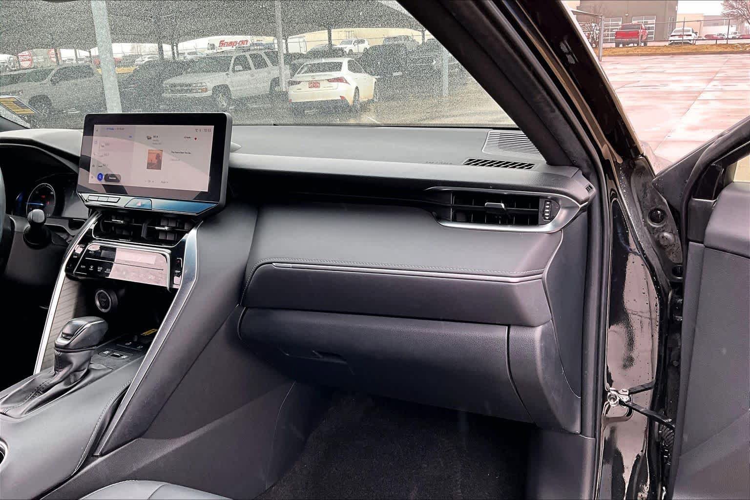 Used 2023 Toyota Venza Nightshade AWD/4WD image 17