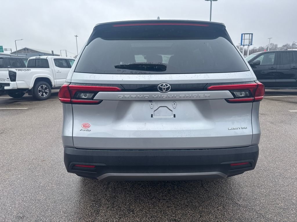 Used 2024 Toyota Grand Highlander Limited image 6