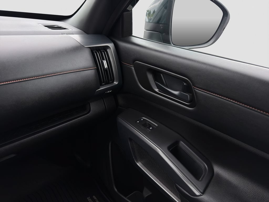 Used 2025 Nissan Pathfinder Rock Creek AWD/4WD image 25