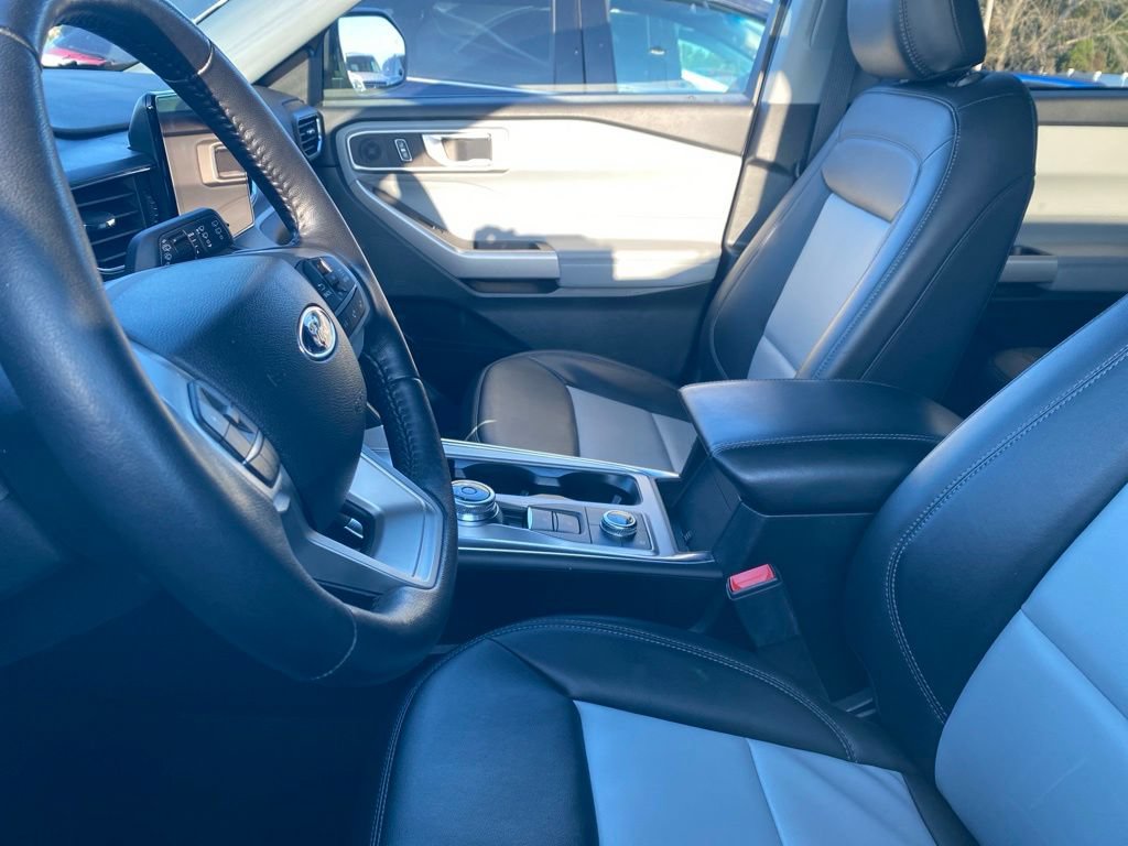 Certified 2023 Ford Explorer XLT w/ Equipment Group 202A AWD/4WD image 14