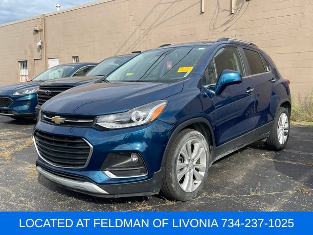 Used 2020 Chevrolet Trax Premier w/ LPO, Cargo Package FWD image 1
