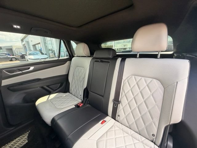 Certified 2024 Volkswagen Atlas Cross Sport SEL Premium R-Line AWD/4WD image 14