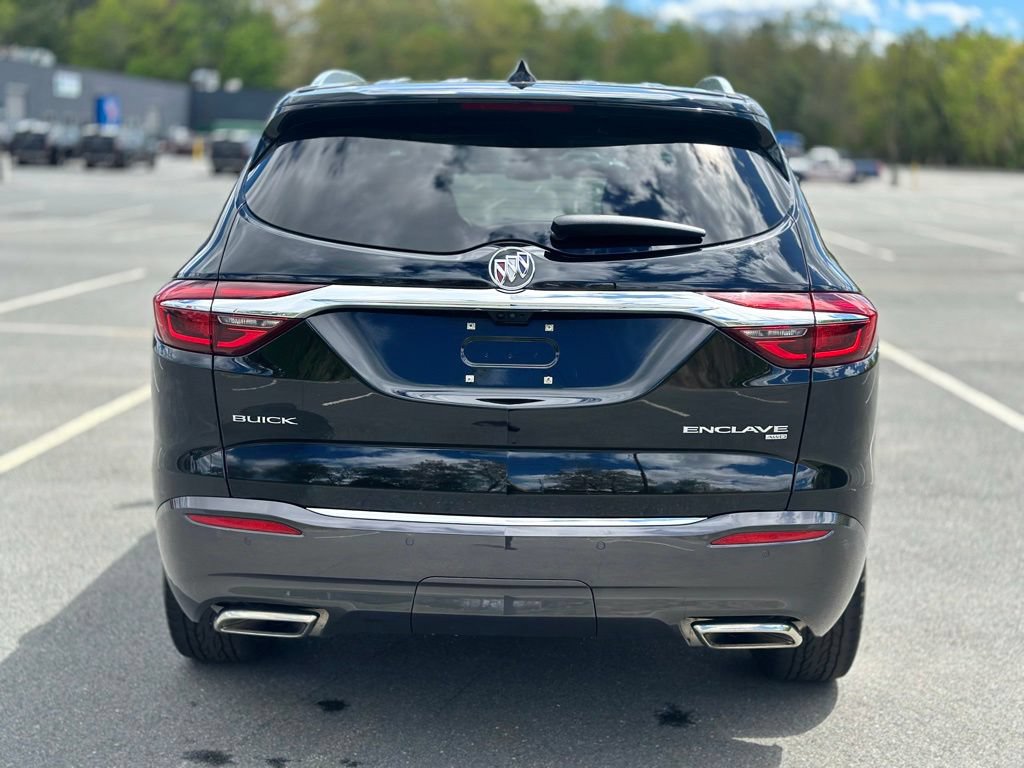 Used 2018 Buick Enclave Avenir w/ Avenir Technology Package AWD/4WD image 5