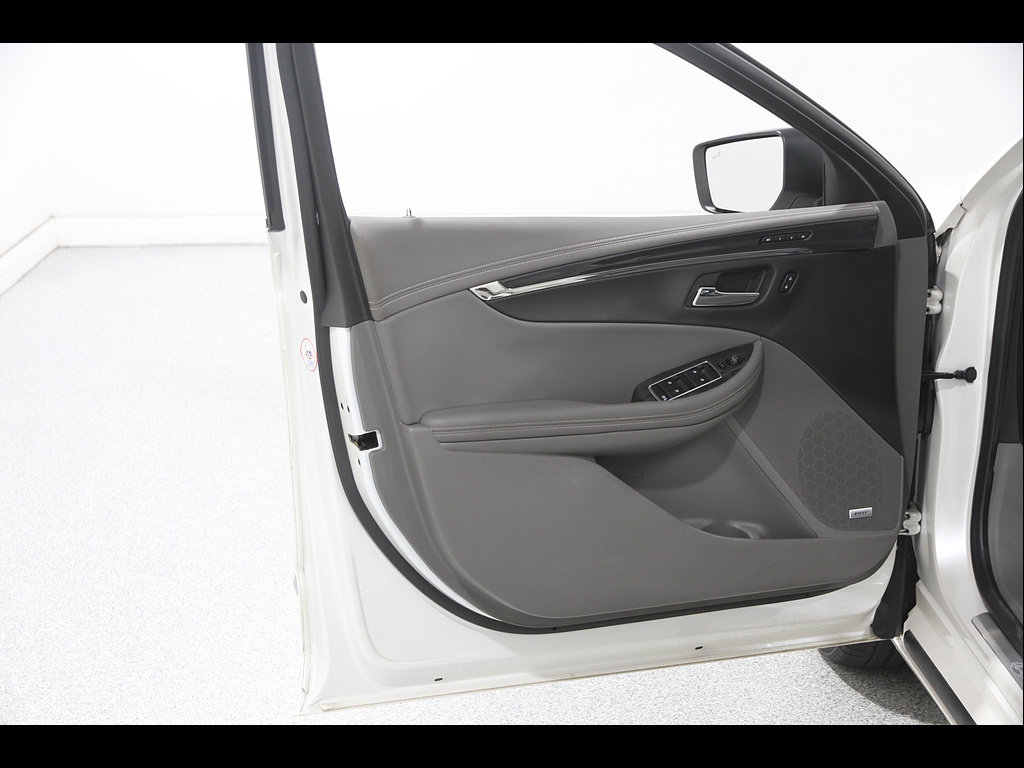 Used 2014 Chevrolet Impala LTZ FWD image 4