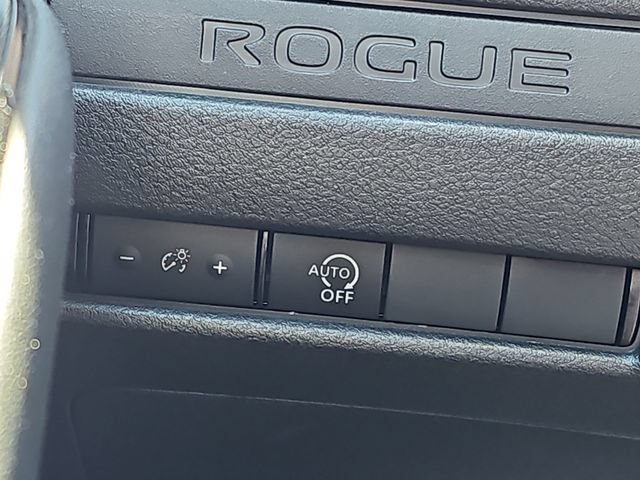 Used 2023 Nissan Rogue S AWD/4WD image 19
