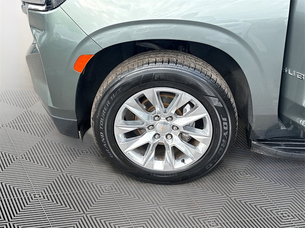 Used 2023 Chevrolet Suburban Premier image 34