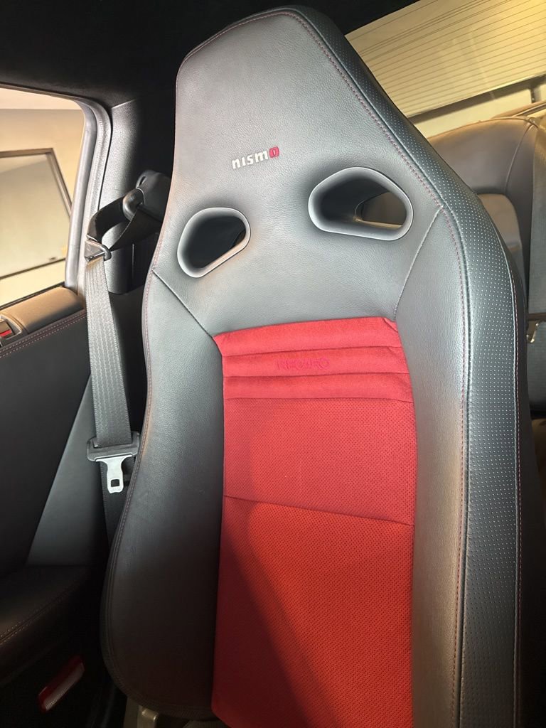 Used 2018 Nissan GT-R NISMO image 25