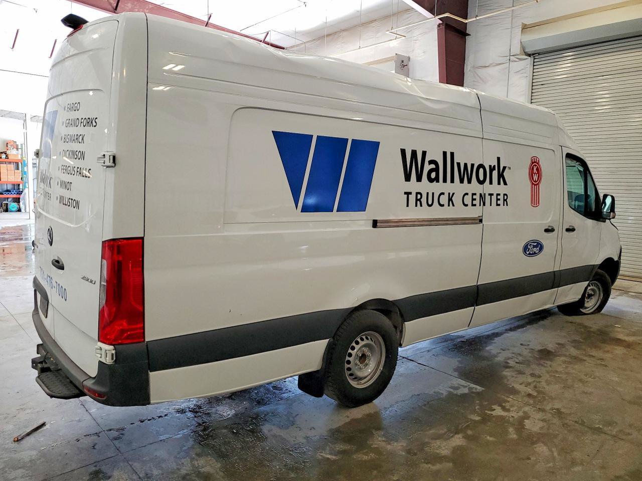 Used 2025 Mercedes-Benz Sprinter 2500 image 4