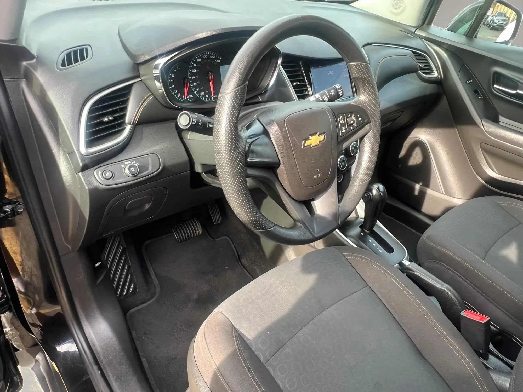Used 2020 Chevrolet Trax LS w/ LPO, Protection Package FWD image 14