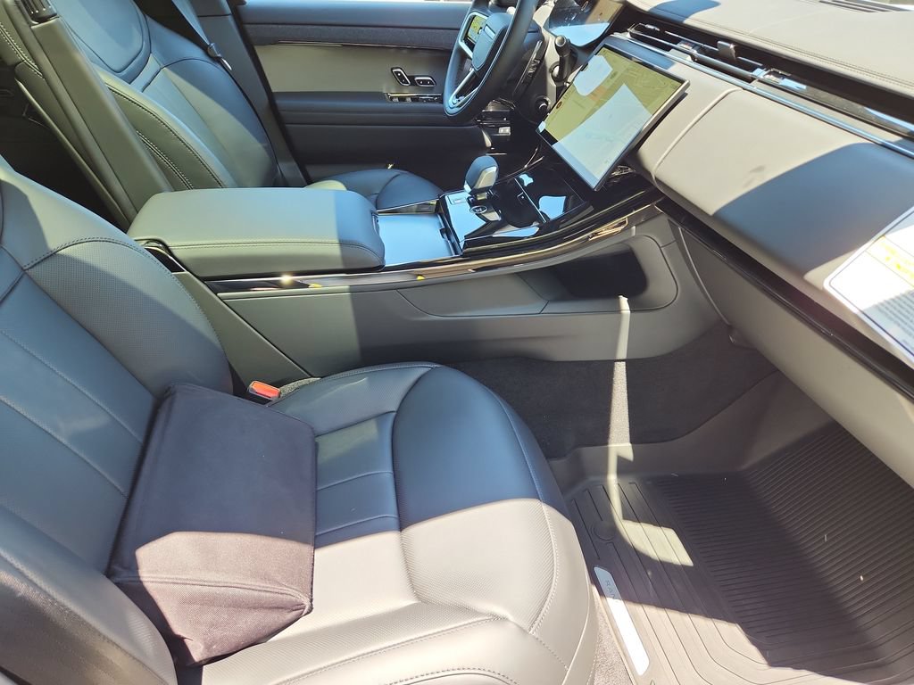New 2026 Land Rover Range Rover Sport SE AWD/4WD image 3