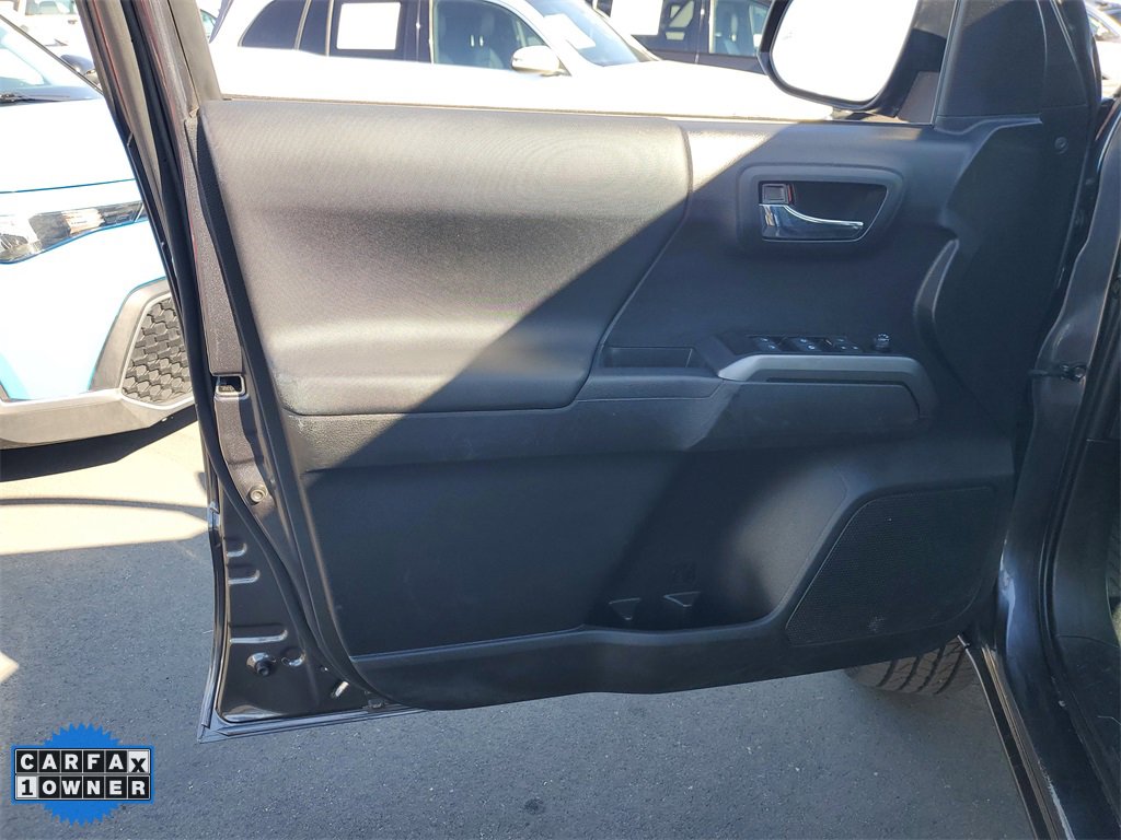 Used 2023 Toyota Tacoma TRD Off-Road image 18